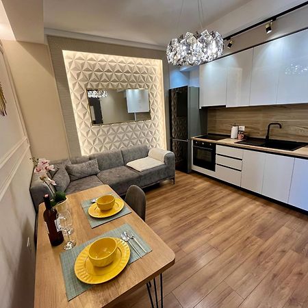 City Center Cozy Apartment Tirana Exteriör bild