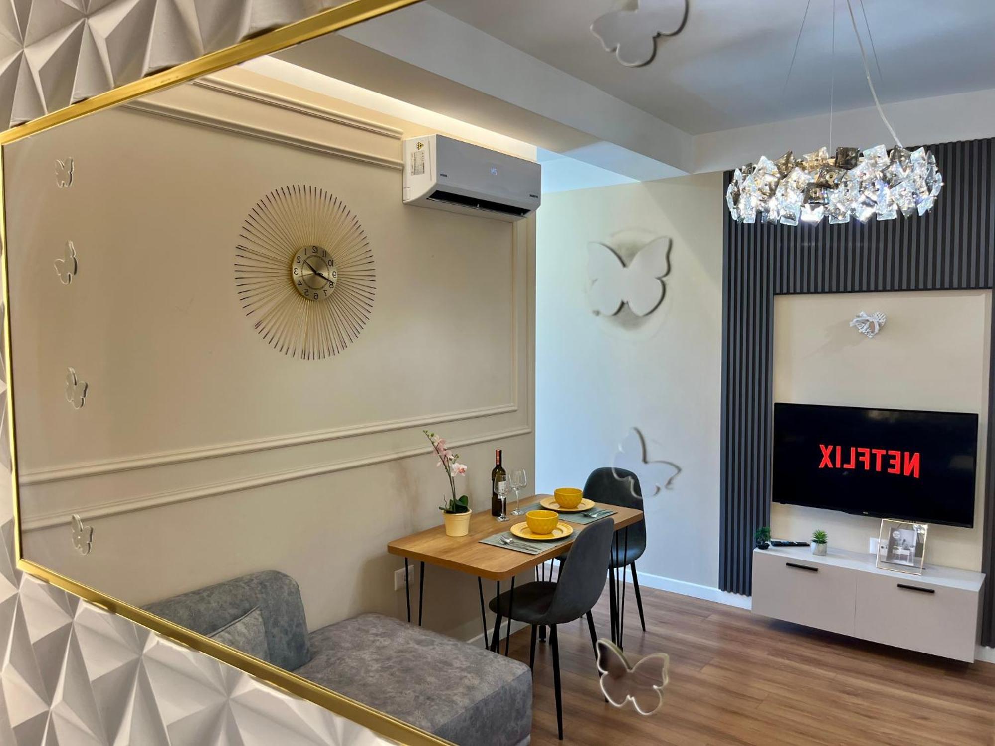 City Center Cozy Apartment Tirana Exteriör bild