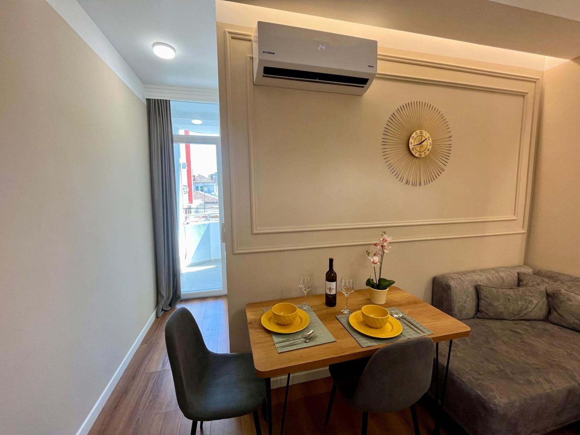 City Center Cozy Apartment Tirana Exteriör bild