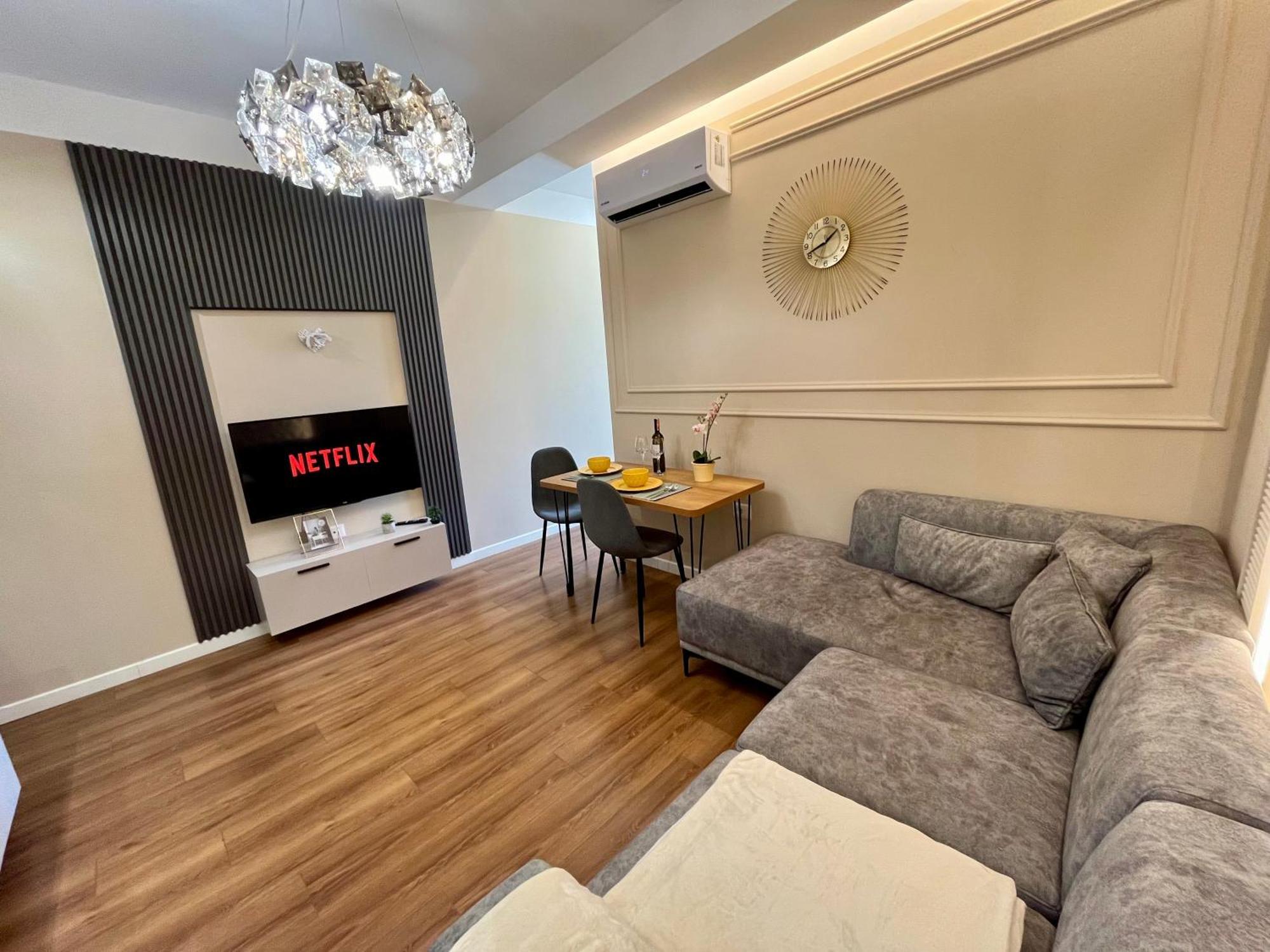 City Center Cozy Apartment Tirana Exteriör bild