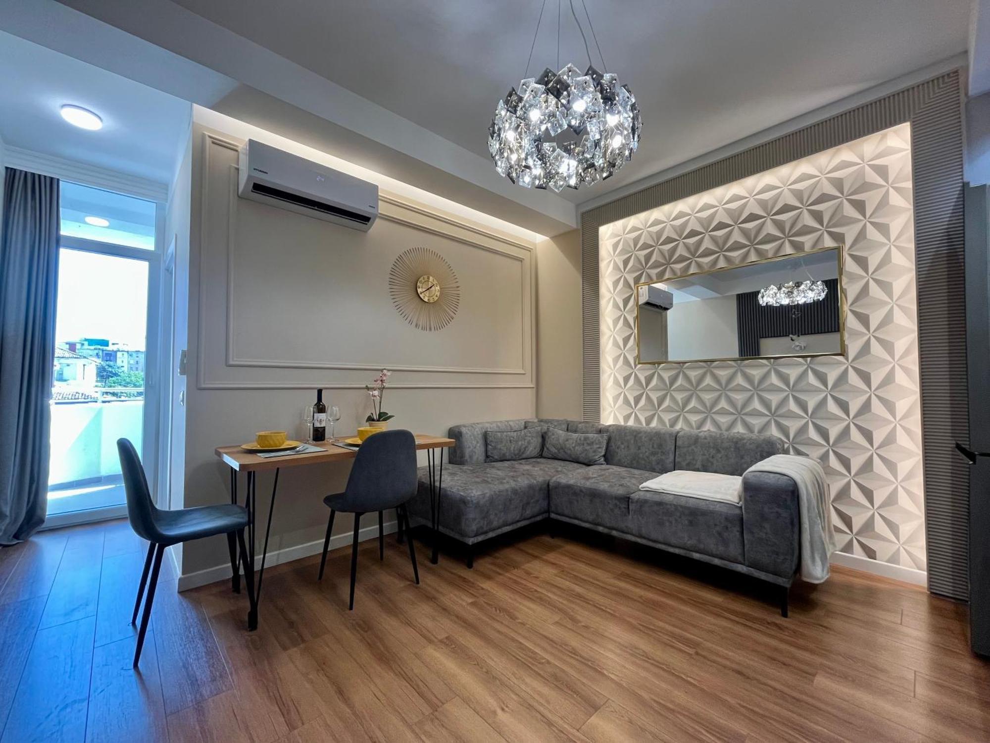 City Center Cozy Apartment Tirana Exteriör bild