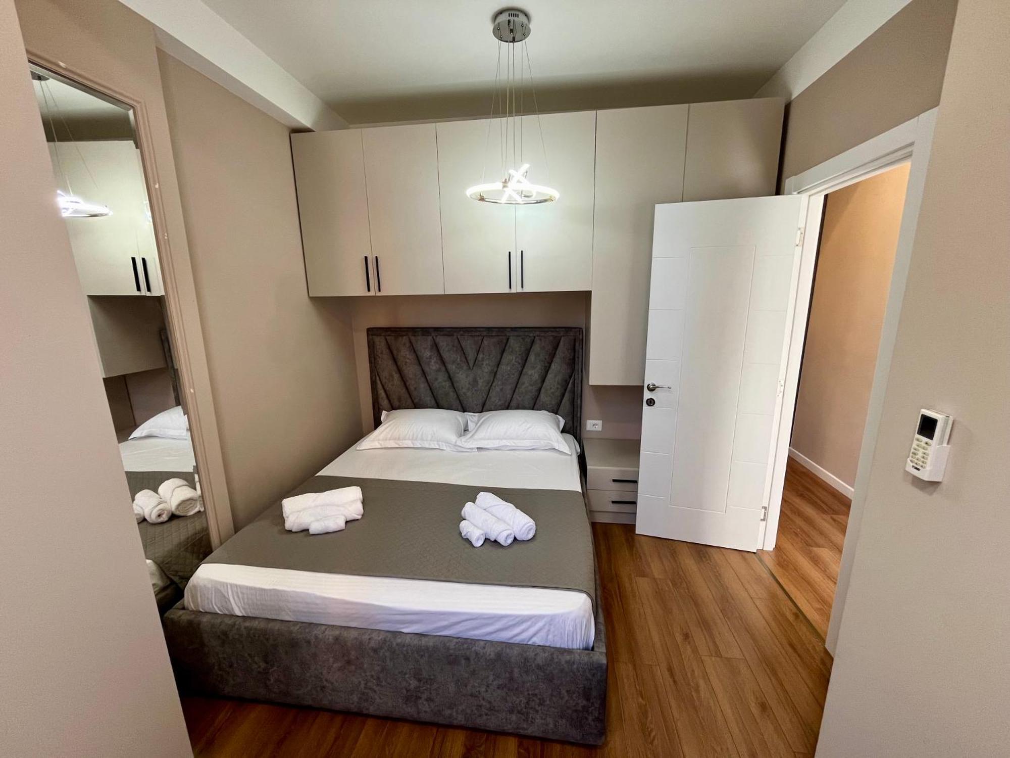 City Center Cozy Apartment Tirana Exteriör bild