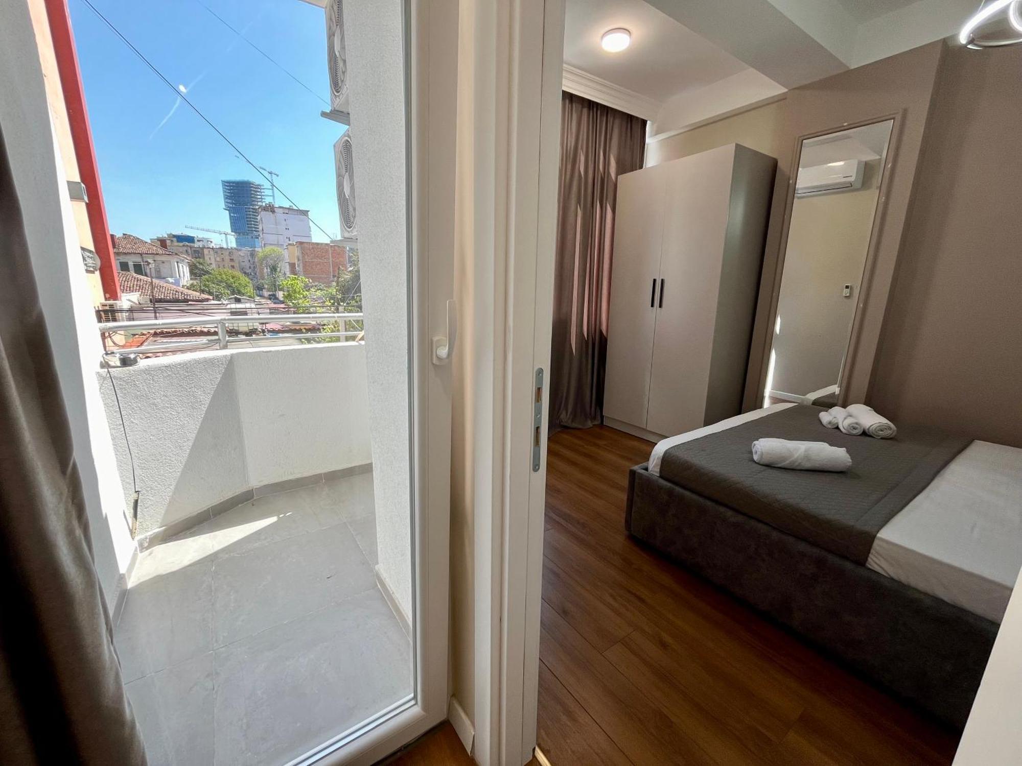 City Center Cozy Apartment Tirana Exteriör bild